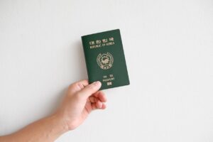 年末年始に安く旅行するにはどのような方法がある？