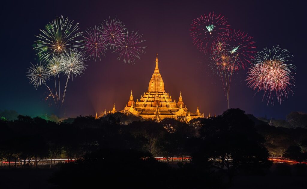正月に学生が楽しむ年越し旅行の格安プランは？