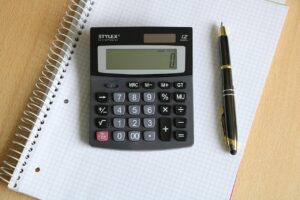 連休に土日の底値で宿泊できるビジネスホテルのおすすめ時間帯は？