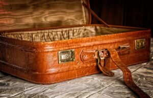 連休の旅先で使えるコスパ良い荷物の収納方法は？