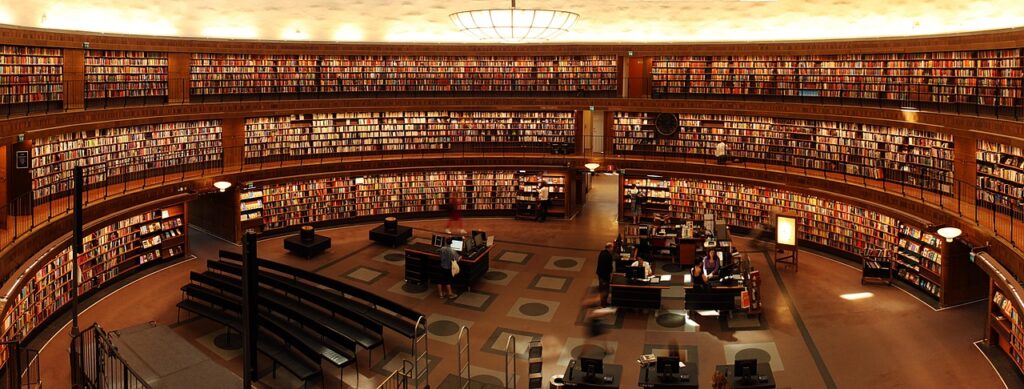連休に訪れたい図書館カフェ風の旅先ワークおすすめは？
